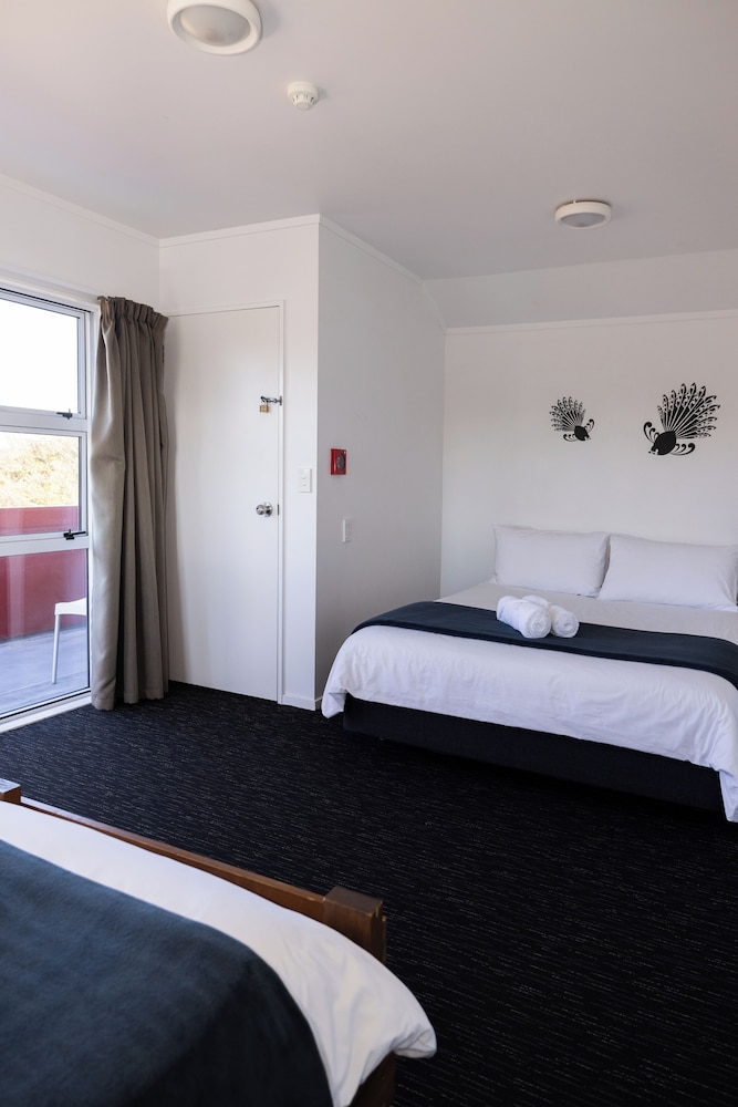 Haka House Taupo 10/50