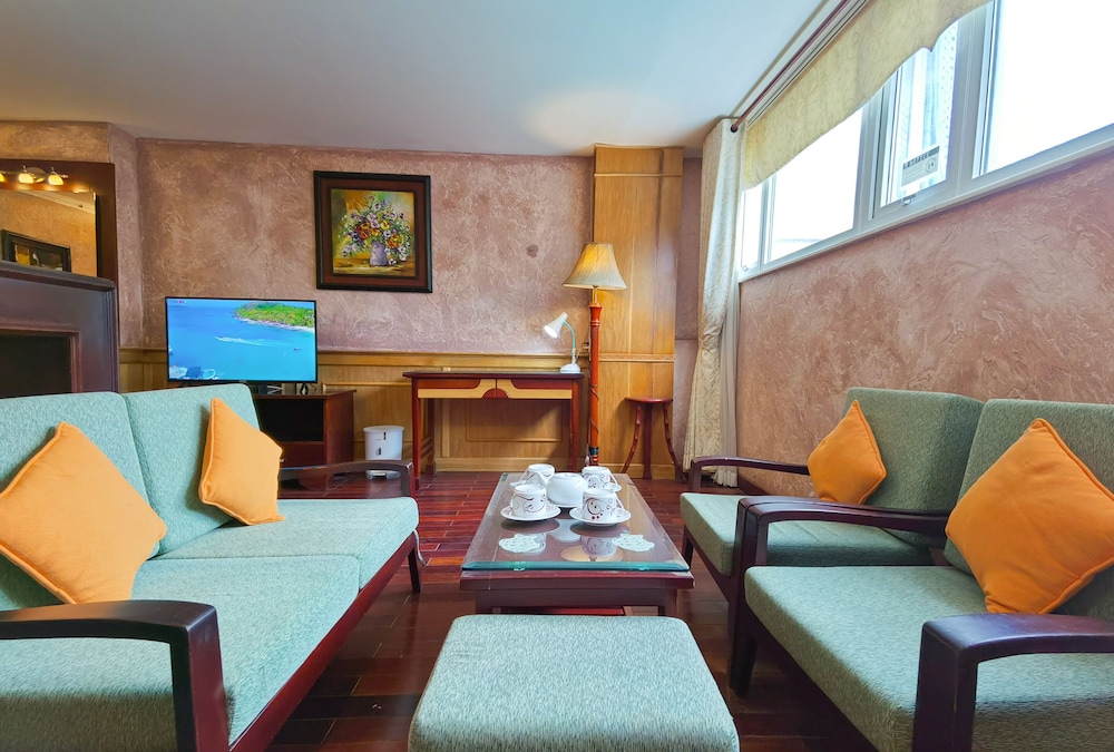 Duc Vuong Hotel 72/86
