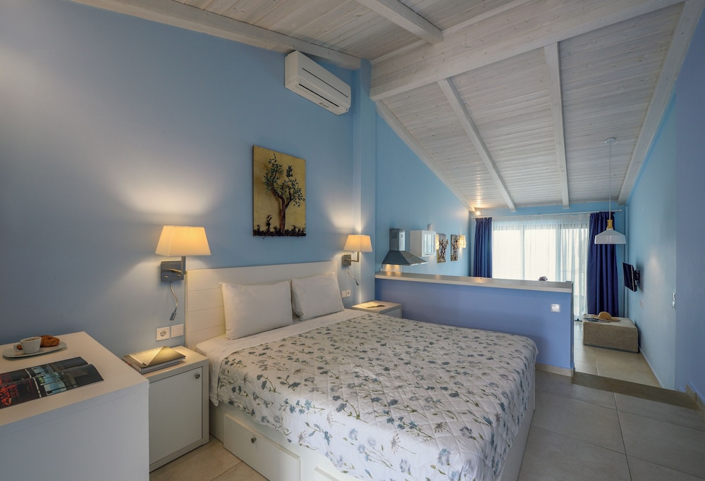 SUPERIOR, STUDIO, SEA VIEW