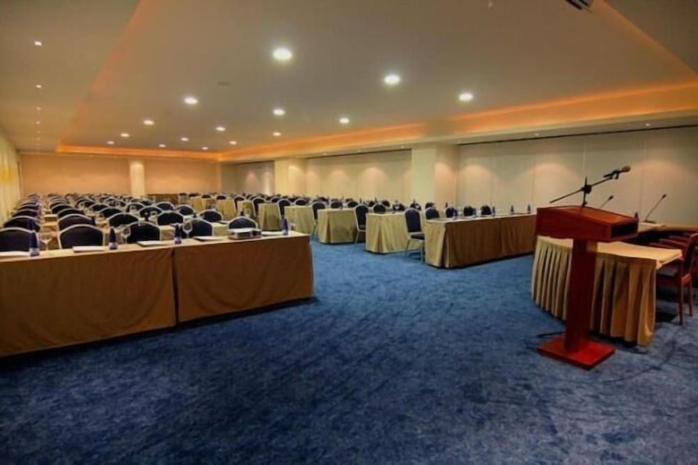 ACROPOL HOTEL 21/26