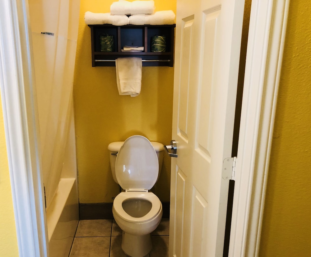 Days Inn by Wyndham Port Aransas TX 7/34