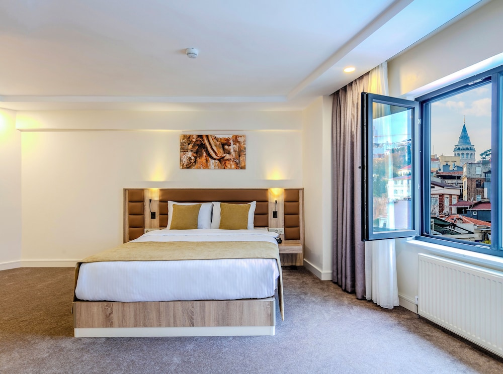Roys Hotel & Suites 16/50