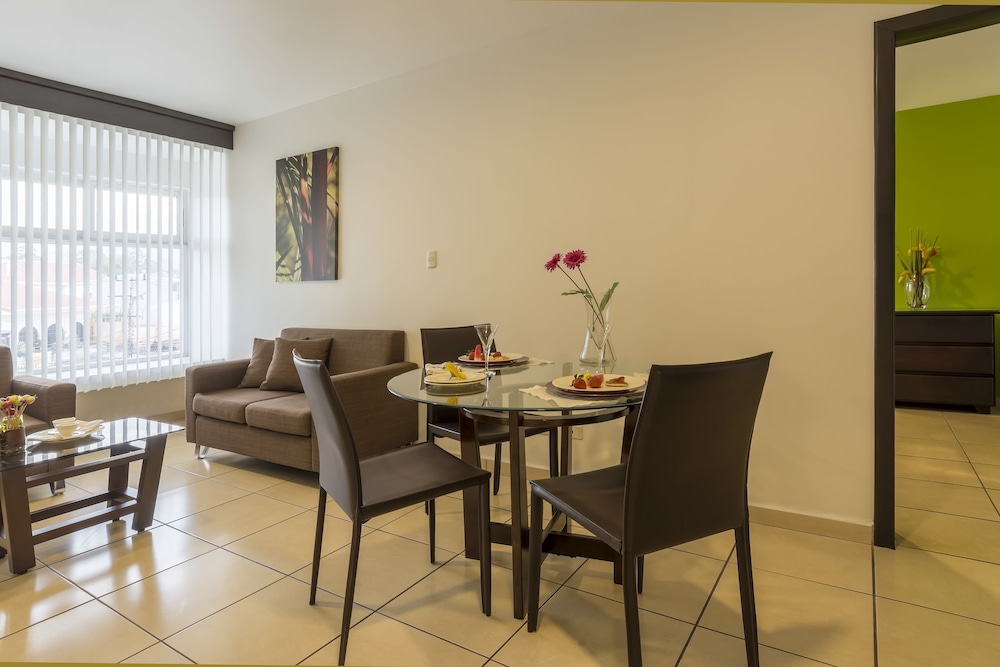 Hotel Suites Cristina 64/69