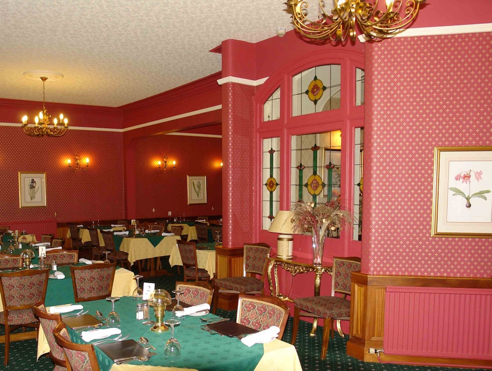 PENTLAND HOTEL 44/50