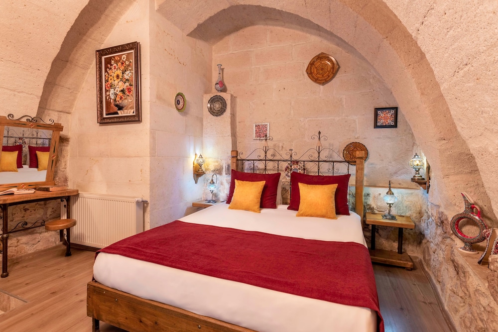 Maron Stone House 9/50