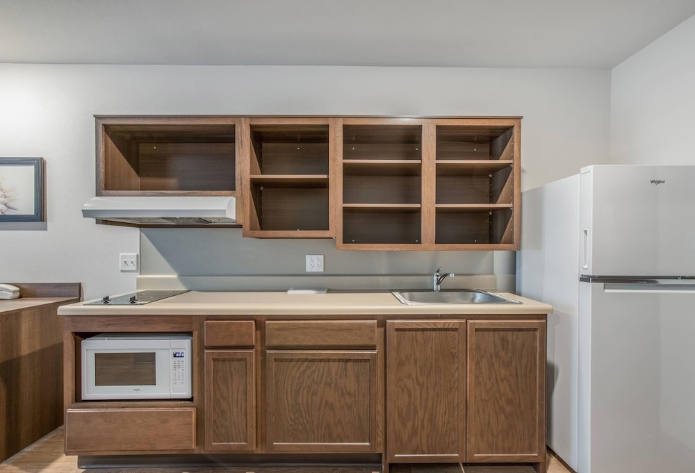 WoodSpring Suites Chicago Midway 32/32