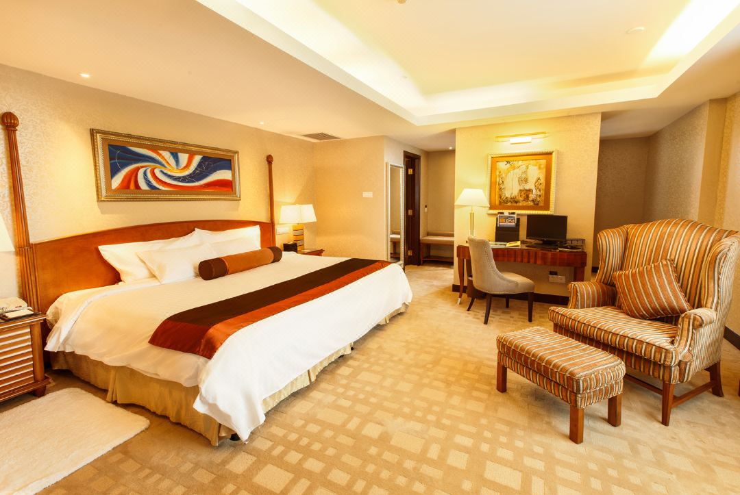 DELUXE SUITE H