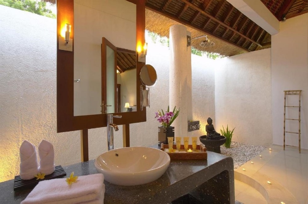 Siddhartha Ocean Front Resort Spa 47/50