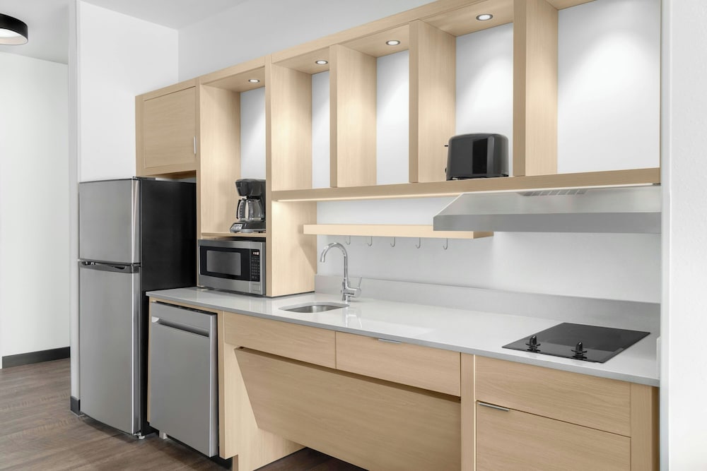 Towneplace Suites By Marriott Detroit Taylor 30/30