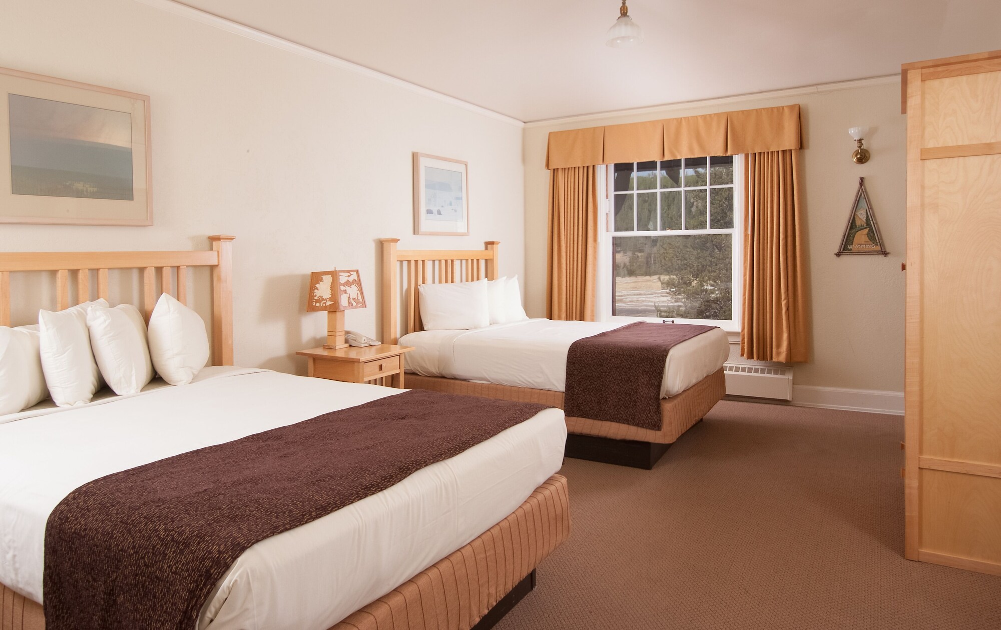 Deluxe, 2 Queen Beds, Water View, East Wing