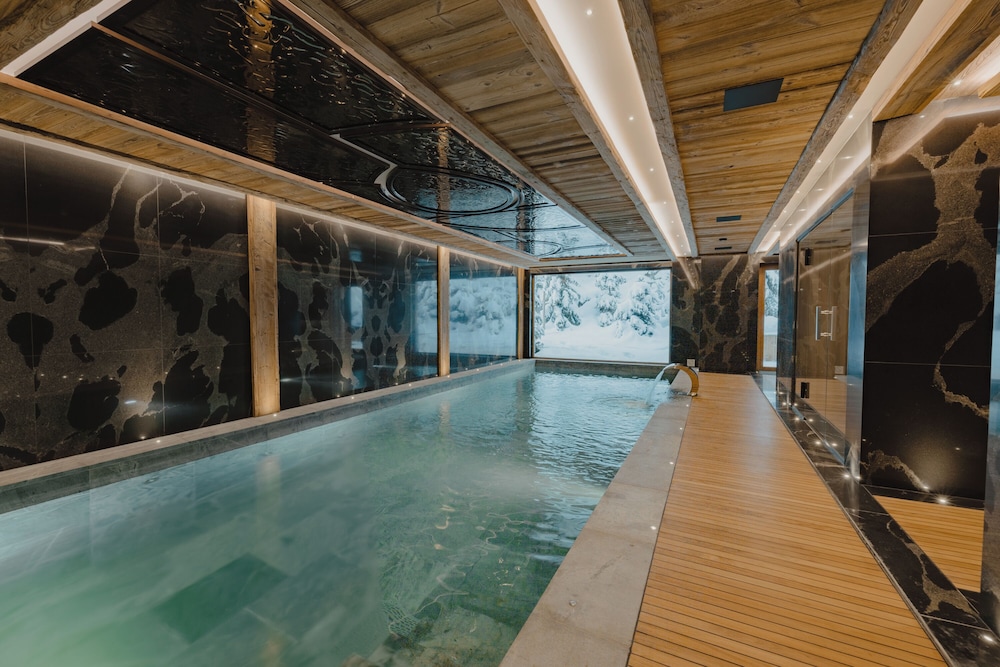 Ultima Courchevel Belvedere 25/50