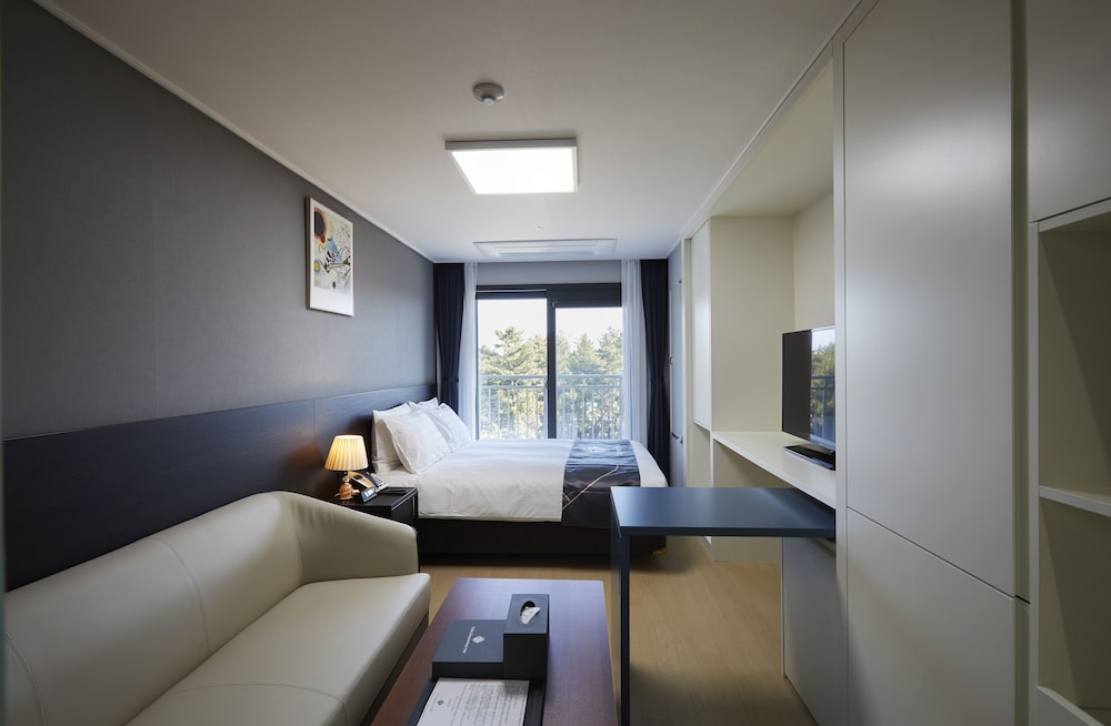 Sokcho Chonpines Beach Hotel 7/17