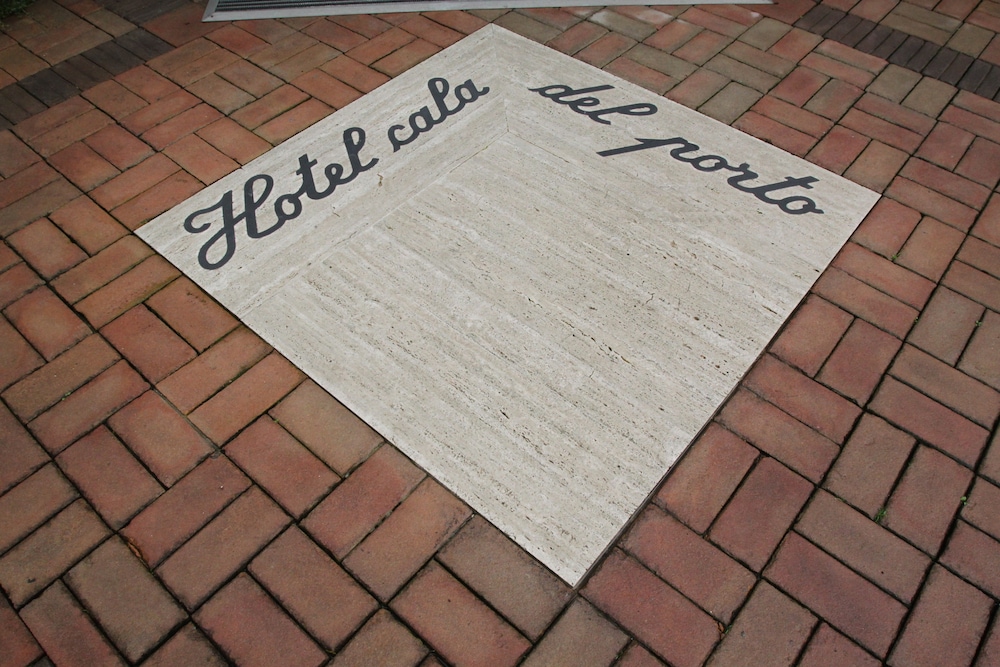 Hotel Cala Del Porto 26/42