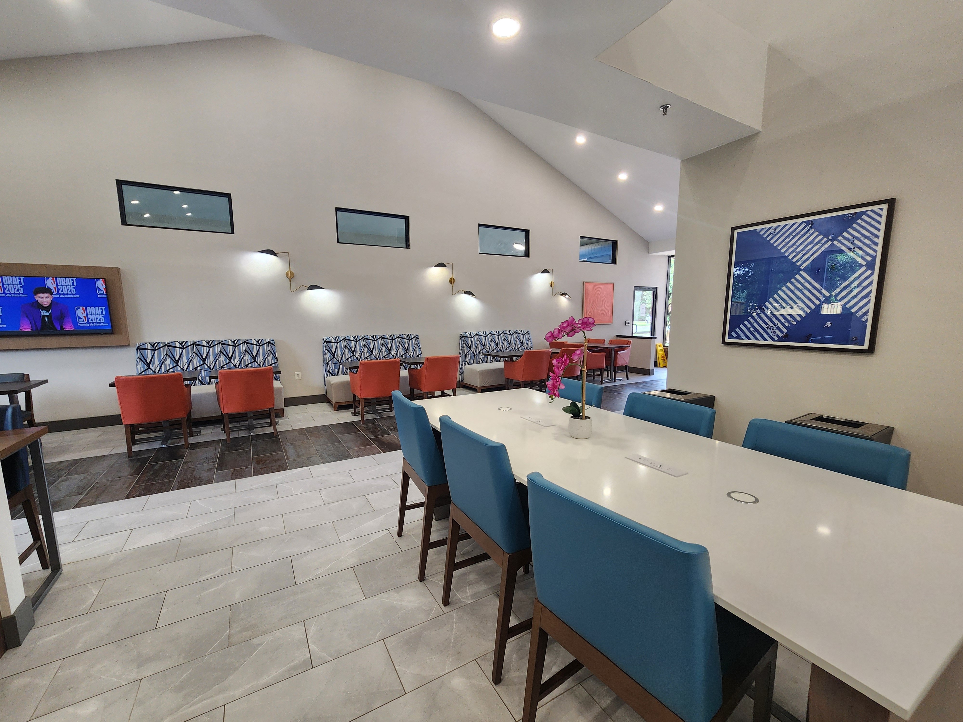 Holiday Inn Express FREDERICKSBURG SOUTHPOINT 56/65