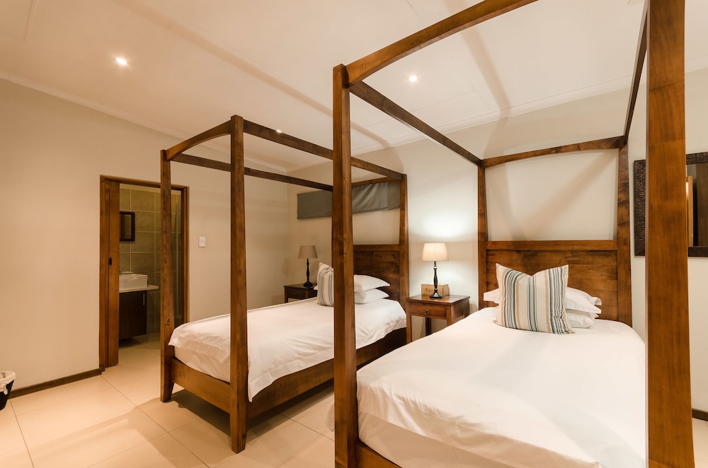Nut Grove Manor Boutique Hotel 7/50