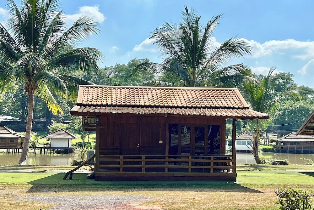 Fahluang Resort 8/50