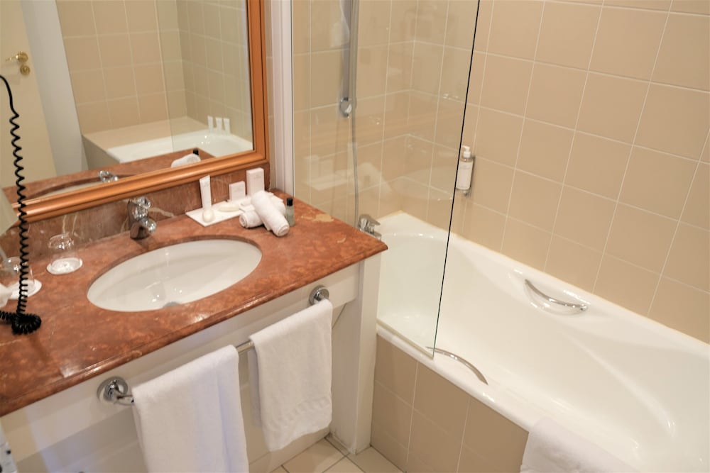 Hotel Barriere Le Grand Hotel Enghien Les Bains 6/33