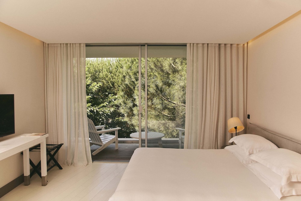 Garden, Queen Bed