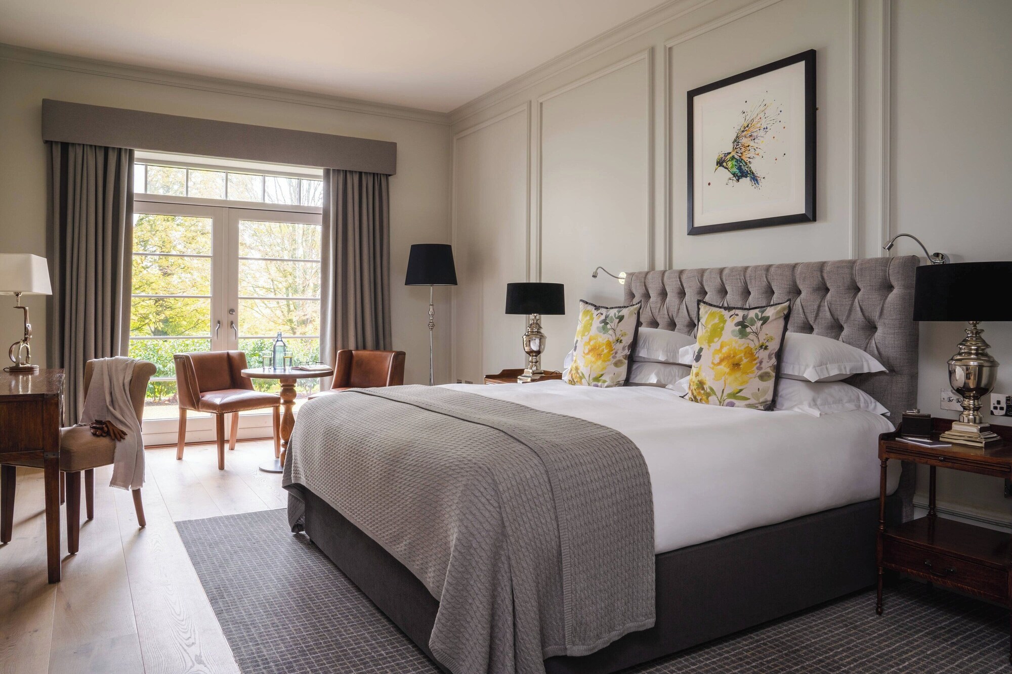 Guest Room, King Bed, Courtyard View