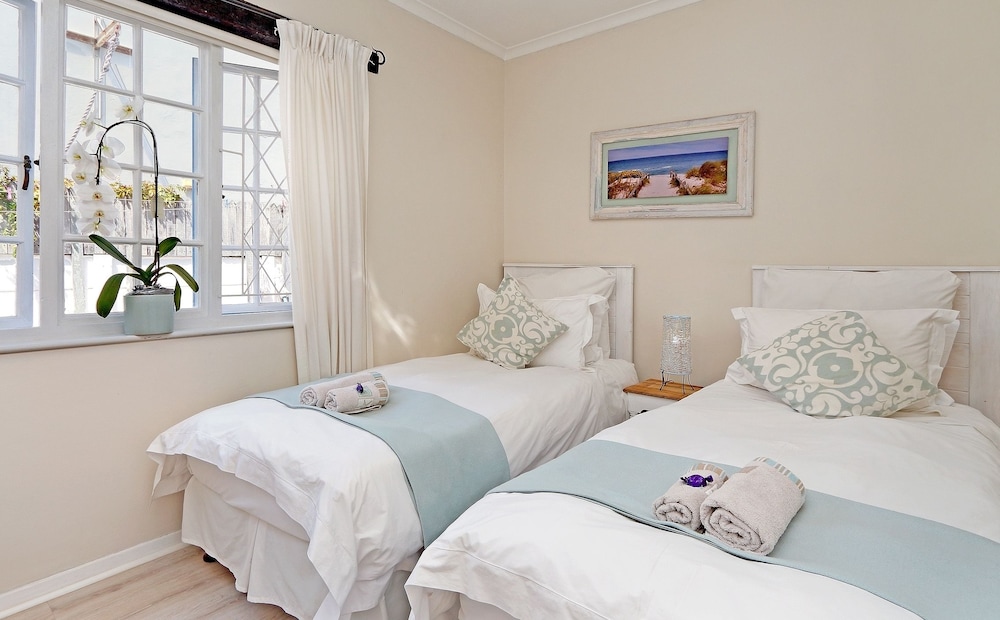 Hout Bay Beach Cottage 5/49