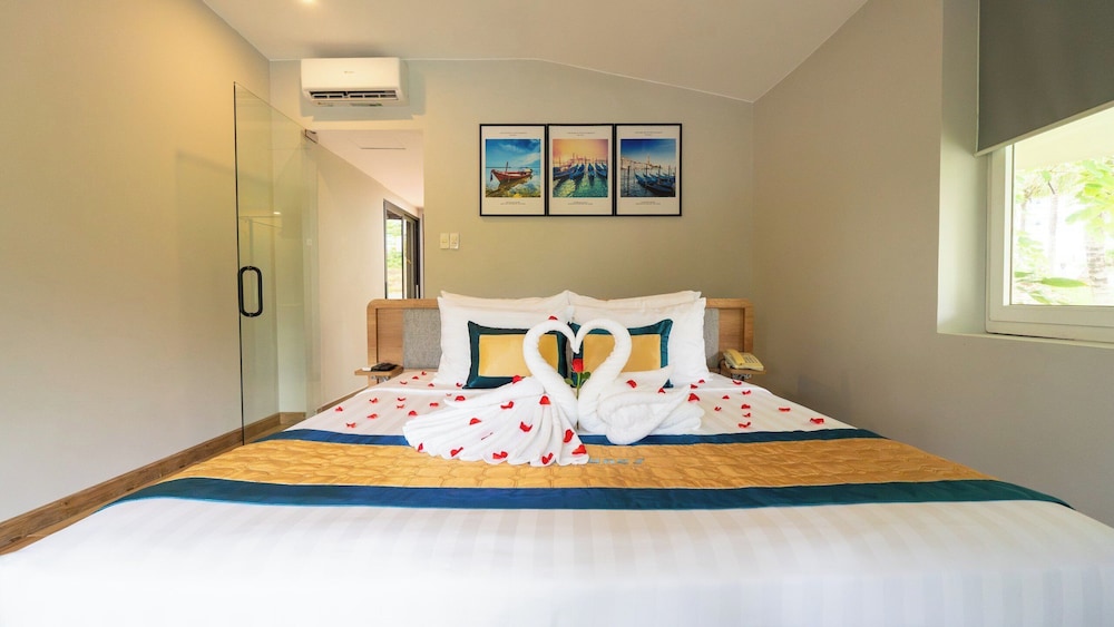 VILLA, KING BED, COURTYARD VIEW