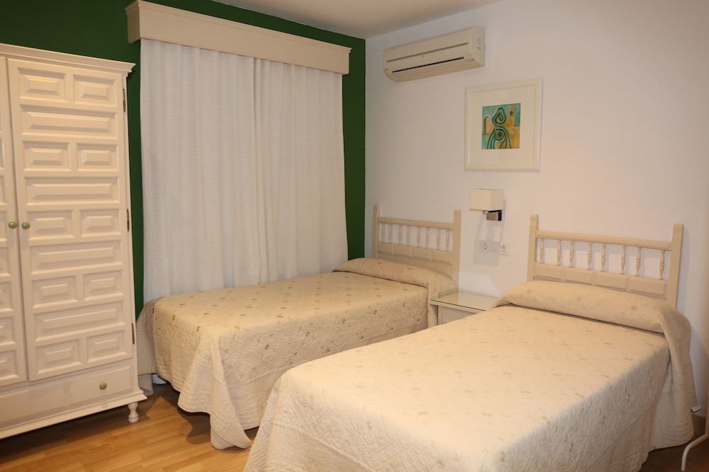 Hostal La Janda 20/66