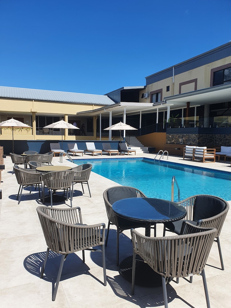 Cara Hotels Trinidad 43/44