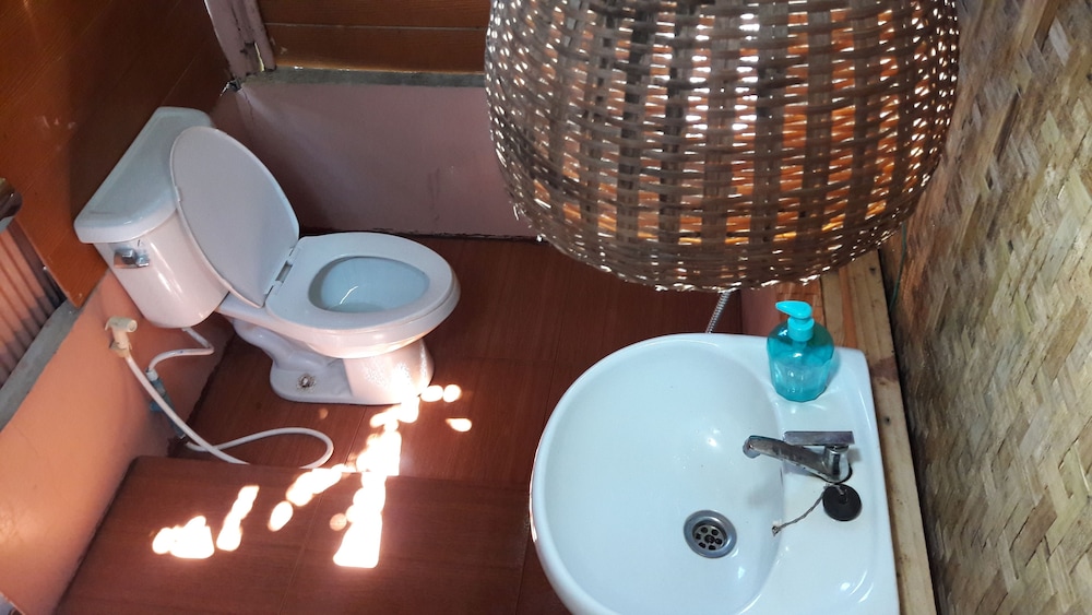 COTTAGE, WITH FAN