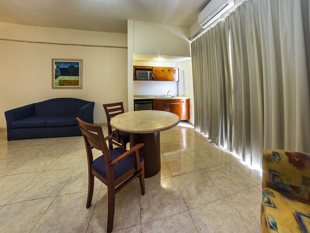 Casabella Art/Boutique Hotel 51/70