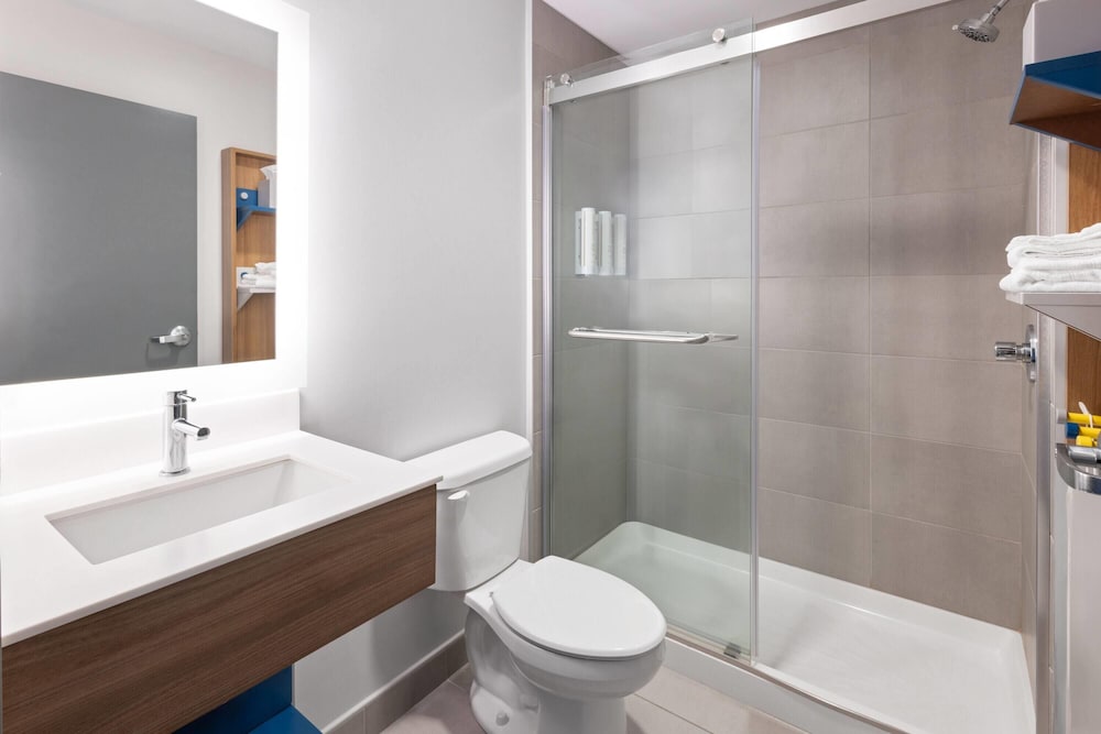 Microtel Inn and Suites by Wyndham Rehoboth Beach 56/62