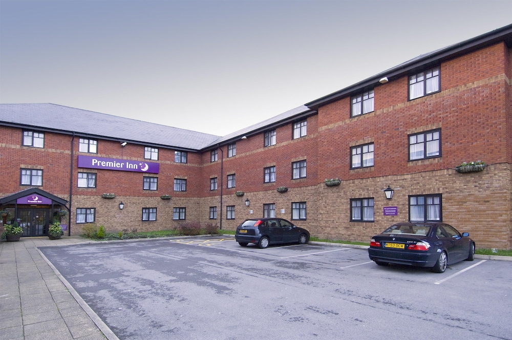 Premier Inn Manchester (Hyde) 29/32