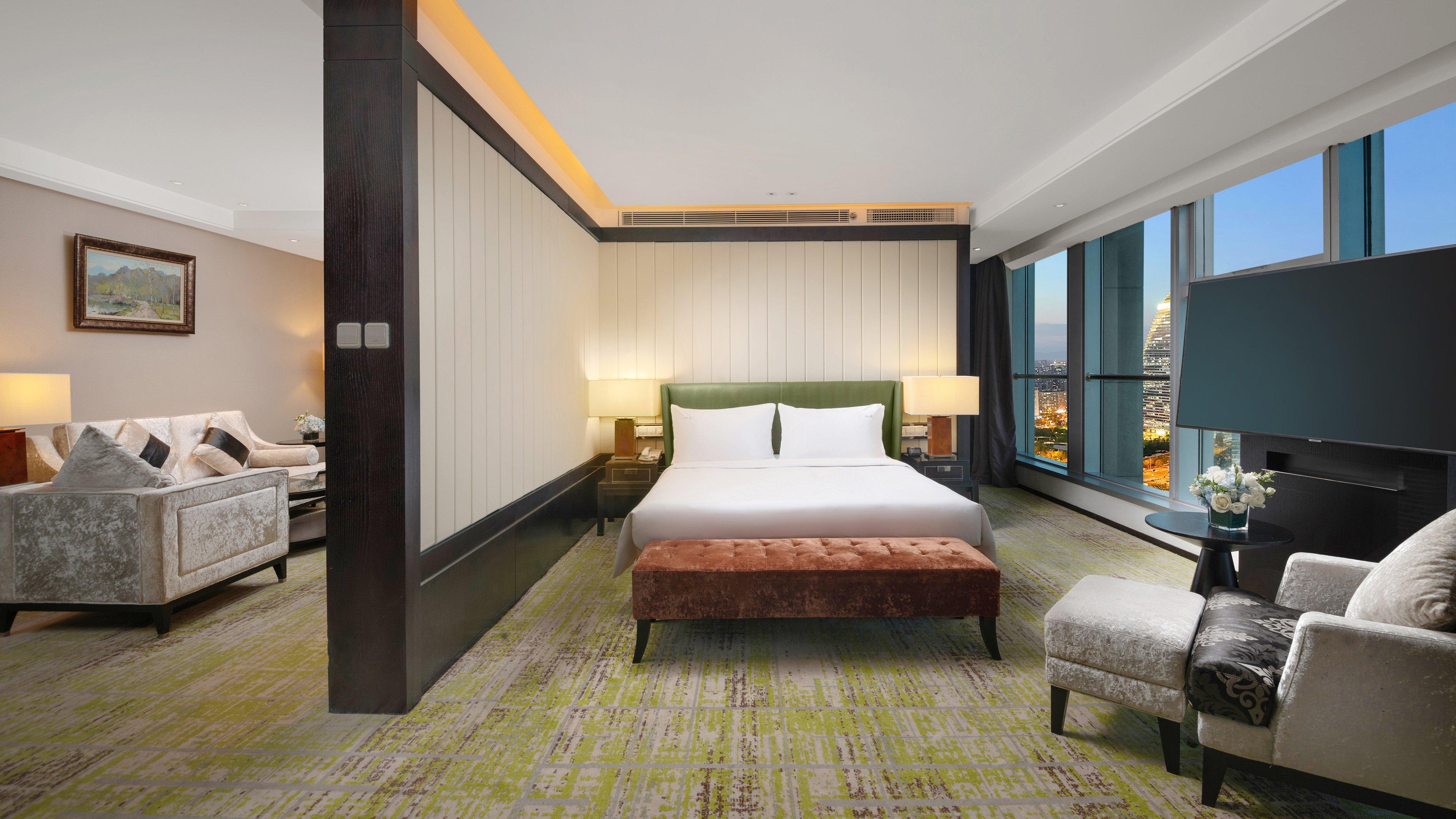 Suite, King Bed, Lounge Access, High Floor