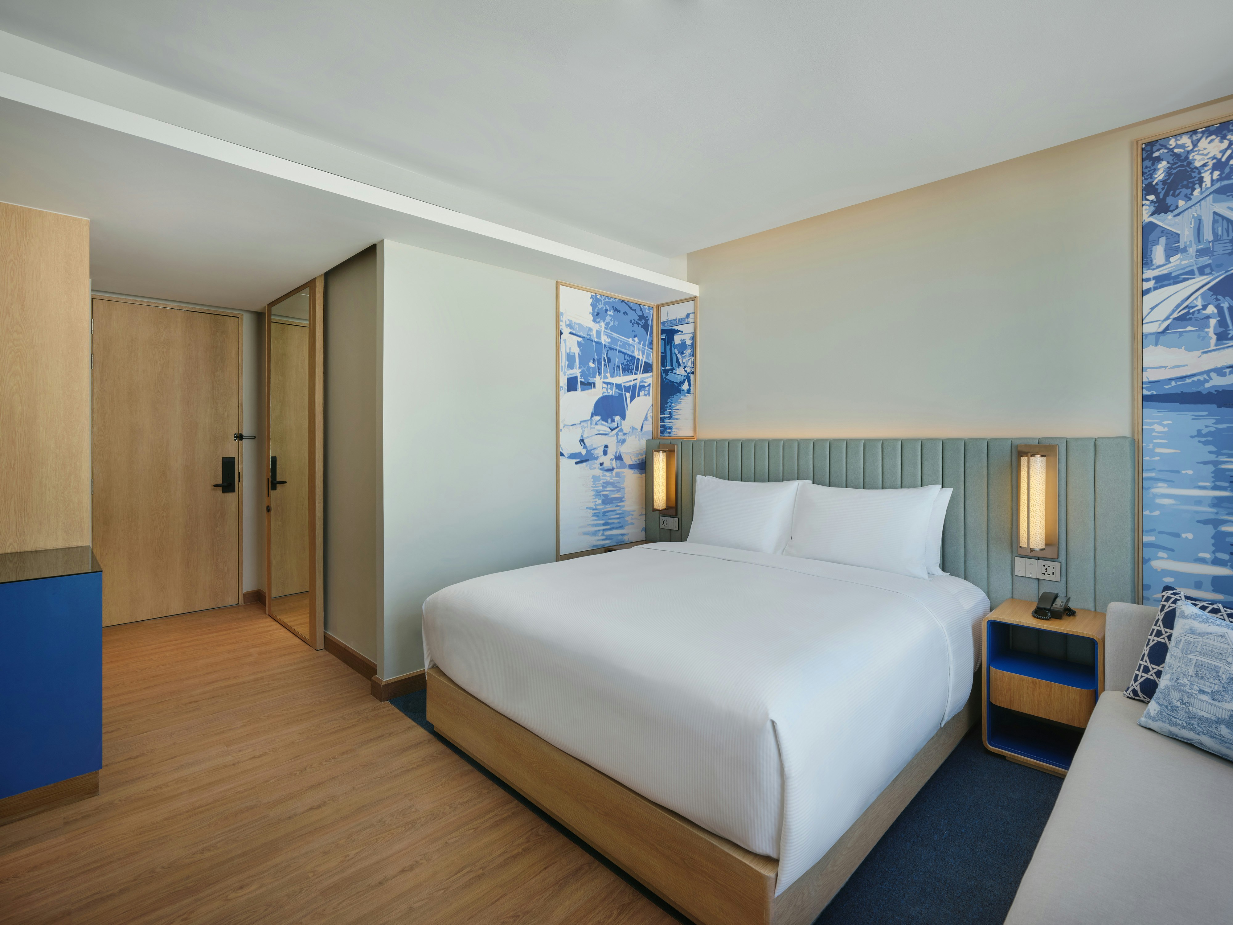 DELUXE, KING BED, CITY VIEW