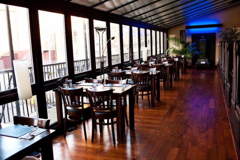 The City Hotel 20/29