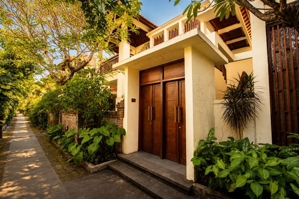 Bali Ayu Hotel And Villas 4/75