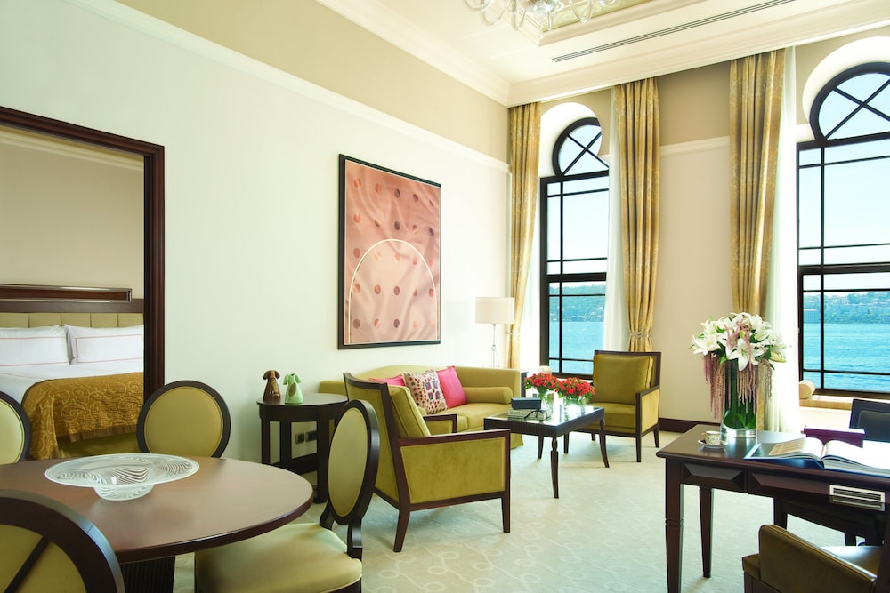 Four Seasons Hotel Istanbul at the Bosphorus 41/80