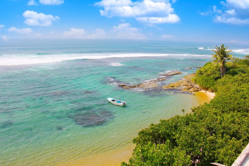Paradise Beach Resort 40/50
