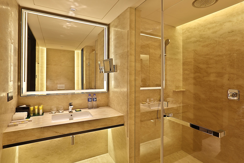 Hyatt Place Shenzhen Dongmen 13/79