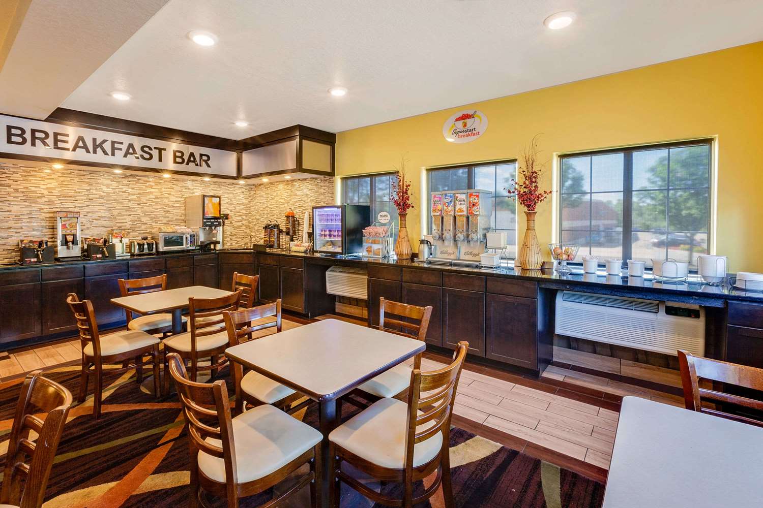 Super 8 by Wyndham Akron S/Green/Uniontown OH 38/57