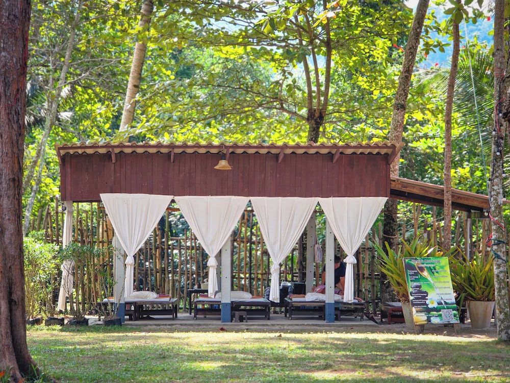 Ko Kut Ao Phrao Beach Resort 3/50