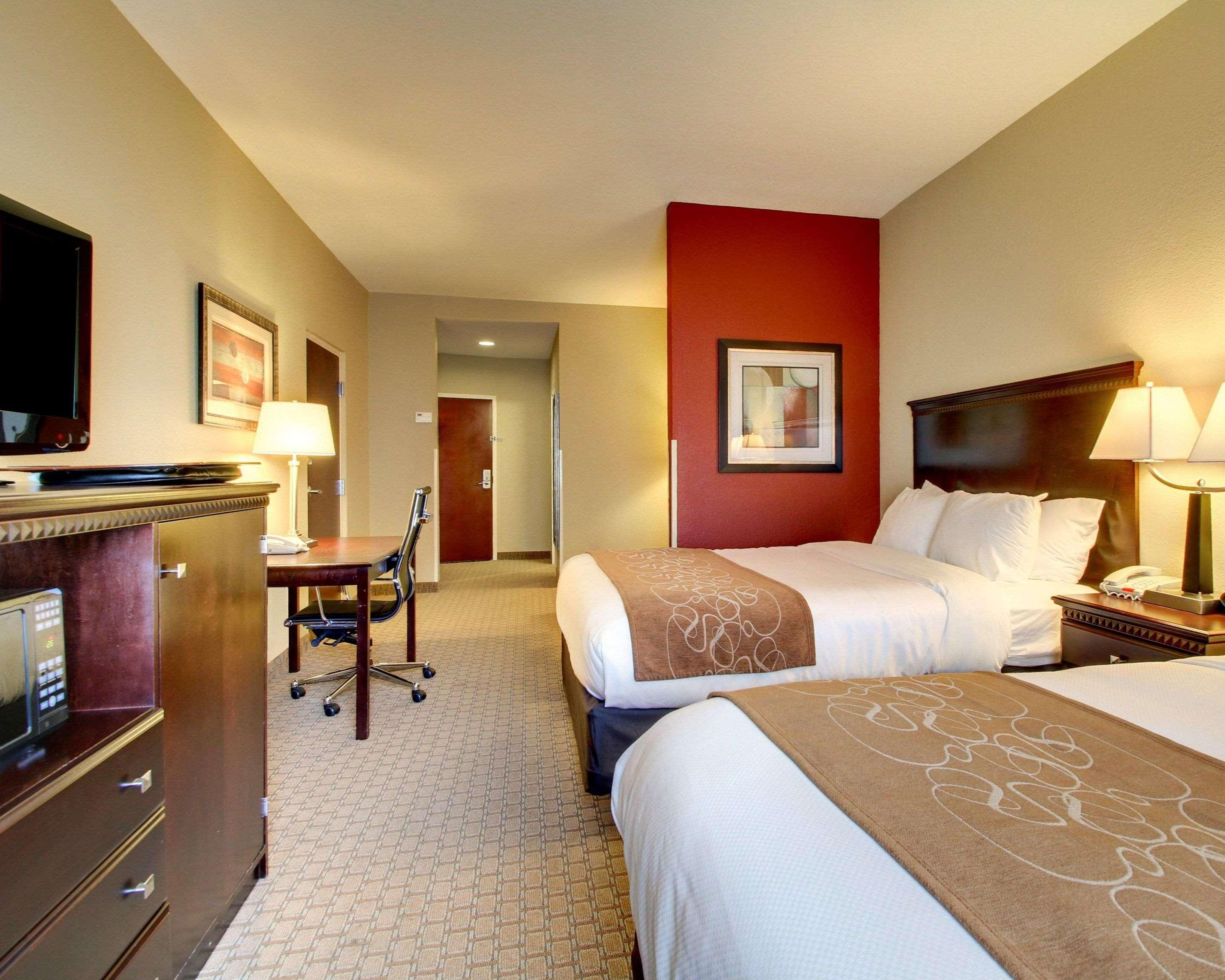 SUITE, 2 QUEEN BEDS, ACCESSIBLE