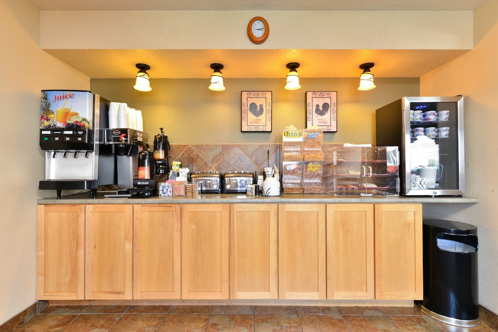 Super 8 by Wyndham Rapid City 6/42