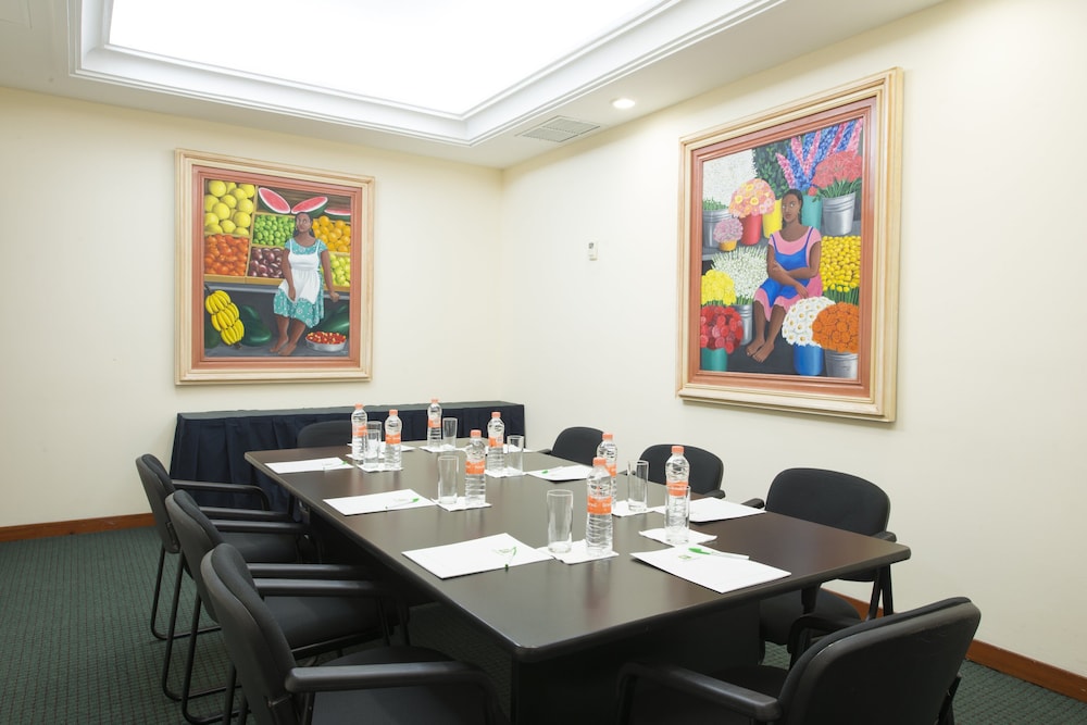 Holiday Inn Merida 52/74