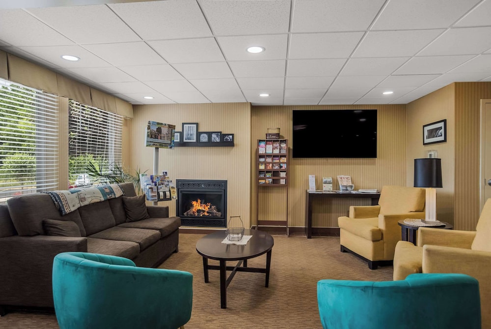 Quality Inn & Suites Chambersburg Northeast 33/47