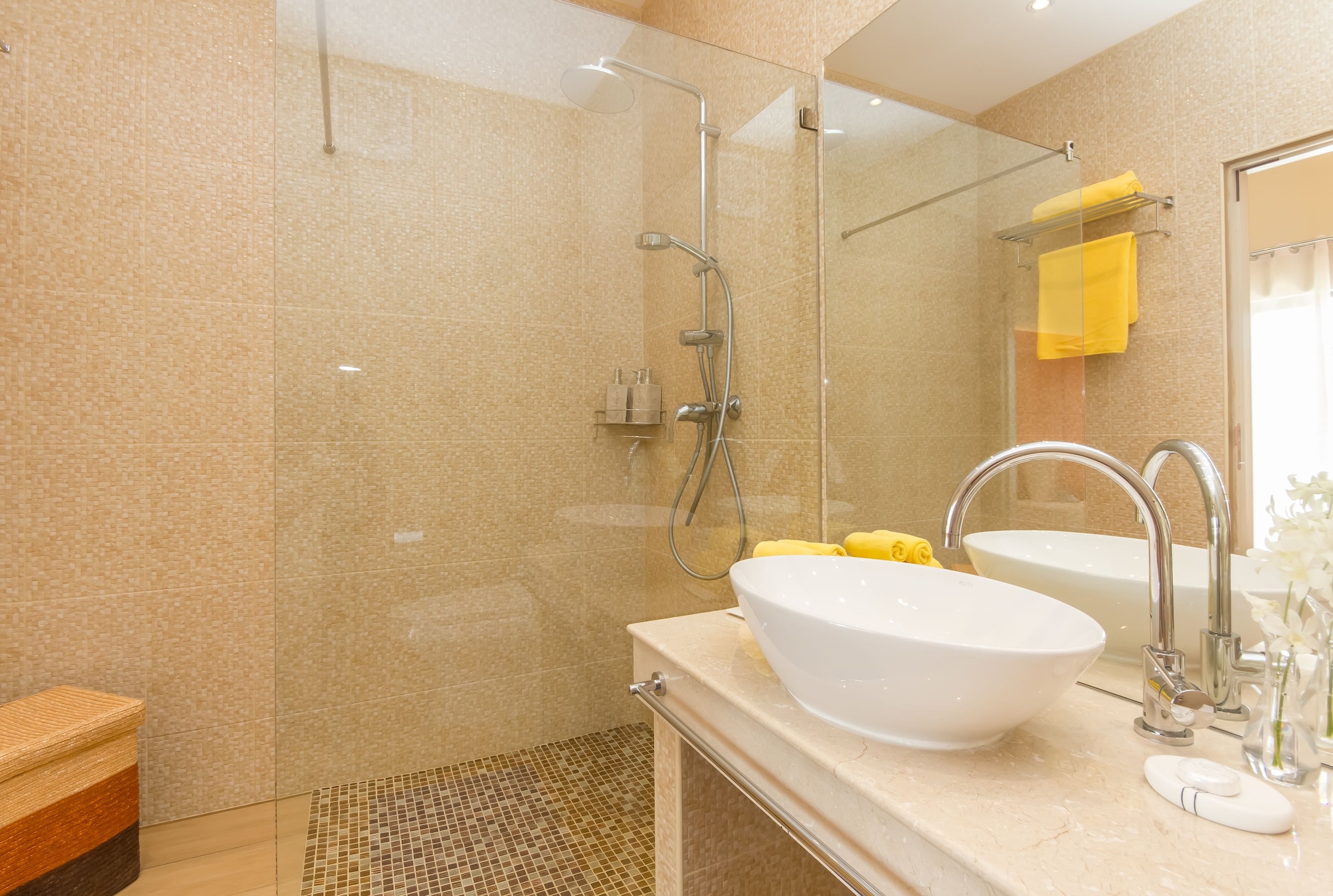 3 Bedrooms, Premium, Villa, 3 King Beds, Beach Side, Pool View، Villa Limoncello 3/3