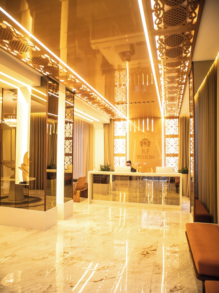 HOTEL RF VISION restaurante giratorio 10/50