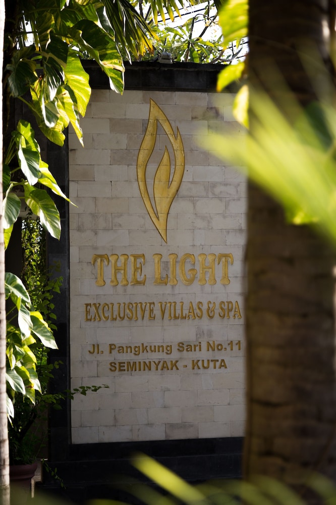 The Light Exclusive Villas Spa 6/72
