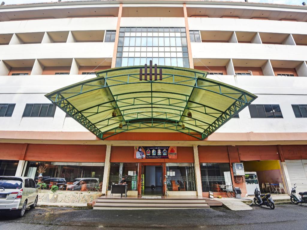 OYO 1178 Plaza Hotel Tanjung Pinang 3/50