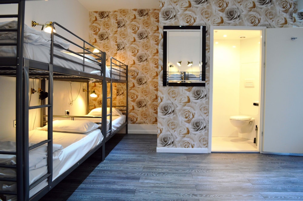 The Londonears Hostel 13/16