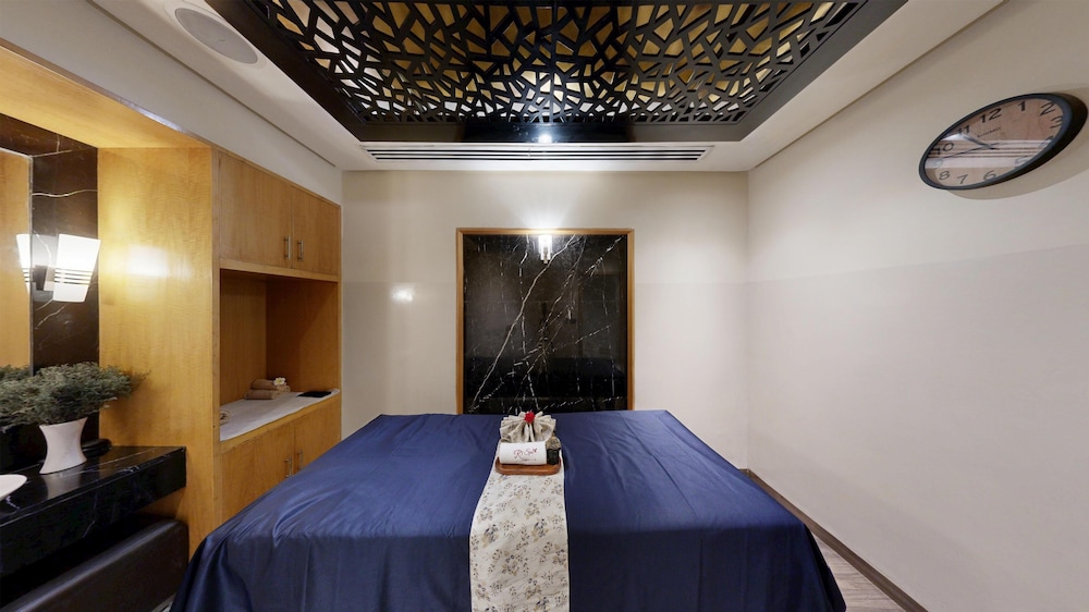 Radisson Blu Marina Hotel Connaught Place 33/75